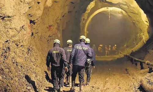 Chamoli हाइड्रोइलेक्ट्रिक टनल के अंदर लोको ट्रेनें टकराईं: 65 घायल Chamoli हाइड्रोइलेक्ट्रिक टनल के अंदर लोको ट्रेनें टकराईं: 65 घायल