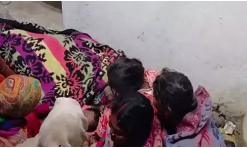 अंगीठी के धुएं में दम घुटने से बुजुर्ग महिला समेत तीन की मौत, गांव में मातम पसरा अंगीठी के धुएं में दम घुटने से बुजुर्ग महिला समेत तीन की मौत, गांव में मातम पसरा
