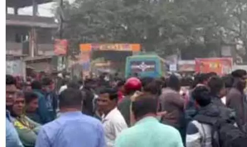 Athagarh में बाइक और बस की आमने-सामने की टक्कर में दो लोगों की मौत
