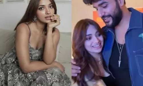 Jiya शंकर ने यूट्यूबर अभिषेक मल्हान के साथ सगाई की अफवाहों पर चुप्पी तोड़ी Jiya शंकर ने यूट्यूबर अभिषेक मल्हान के साथ सगाई की अफवाहों पर चुप्पी तोड़ी