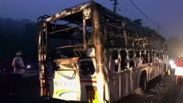 KSRTC गावी बस में आग लगने से अफरा-तफरी, 28 यात्रियों को बाहर निकाला गया