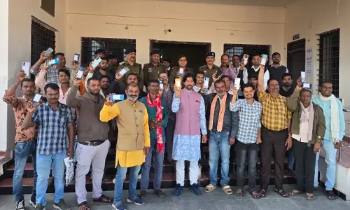 मुंगेली एसपी ने 110 परिवारों को लौटाए गुम हुए मोबाइल