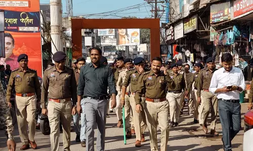 धमतरी में कलेक्टर-एसपी का फ्लैग मार्च, शहरभर में सुरक्षा व्यवस्था कड़ी धमतरी में कलेक्टर-एसपी का फ्लैग मार्च, शहरभर में सुरक्षा व्यवस्था कड़ी