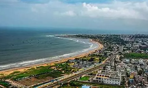 Visakhapatnam में पुलिस की पाबंदियां क्यों? Visakhapatnam में पुलिस की पाबंदियां क्यों?