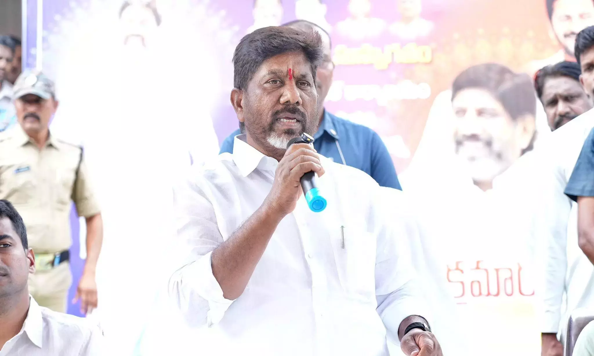 Telangana : कर्मचारियों के लंबित बिलों के लिए ₹713 करोड़ जारी Telangana : कर्मचारियों के लंबित बिलों के लिए ₹713 करोड़ जारी