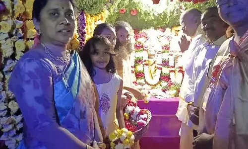 Karnataka : वैकुंठ एकादशी के दर्शन के लिए कलगी में भक्तों की भीड़ उमड़ी Karnataka : वैकुंठ एकादशी के दर्शन के लिए कलगी में भक्तों की भीड़ उमड़ी