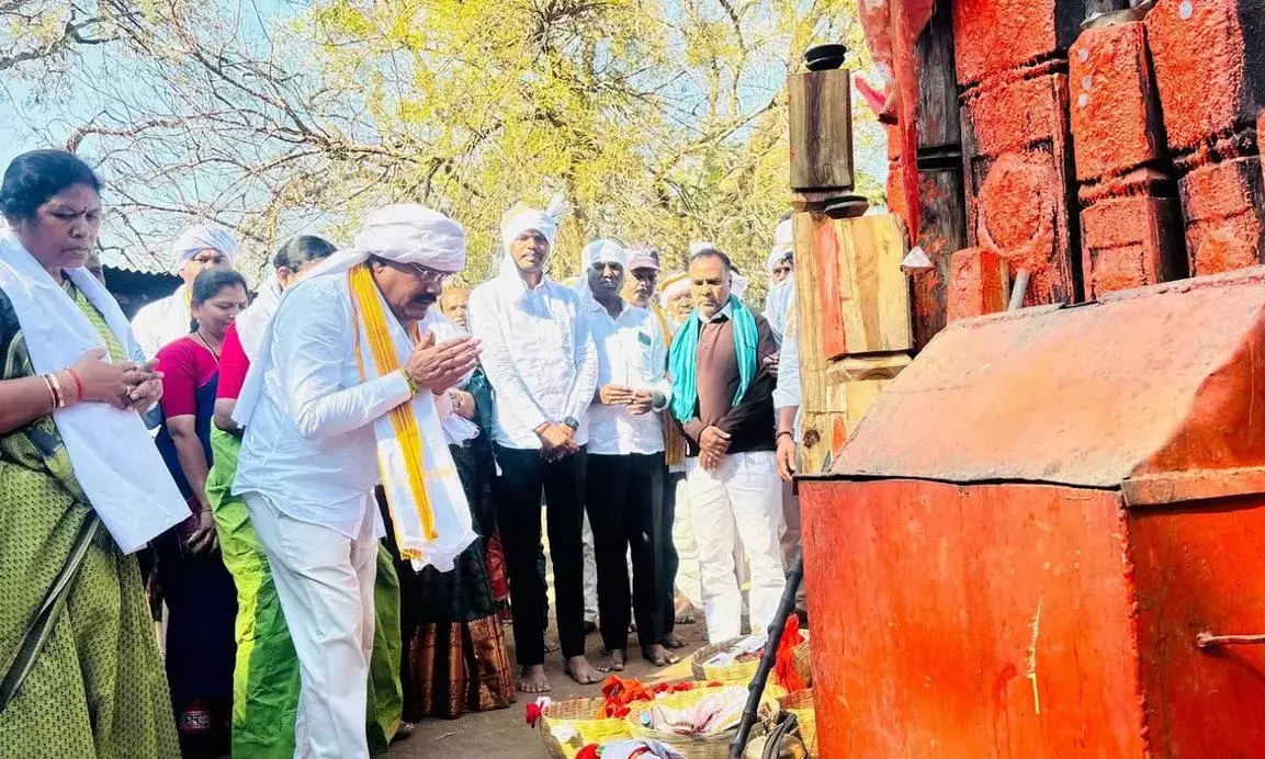 Telangana : अंतरराज्यीय सीमा पर जंगूबाई उत्सव मनाया गया Telangana : अंतरराज्यीय सीमा पर जंगूबाई उत्सव मनाया गया