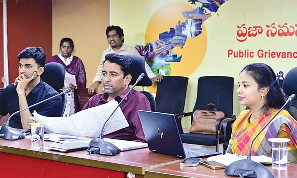 Collector ने अधिकारियों से कहा, सभी KPI में A+ ग्रेड का लक्ष्य रखें