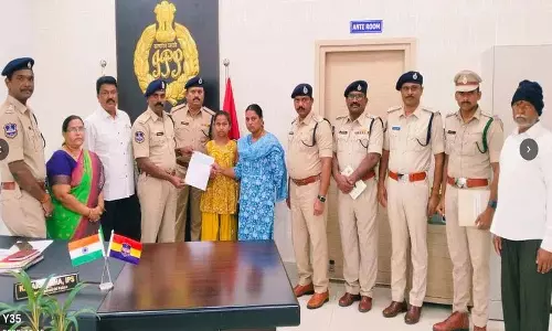Suryapet जिले के एसपी के. नरसिम्हा ने सड़क दुर्घटना में पुलिस अधिकारी की मौत की घोषणा की