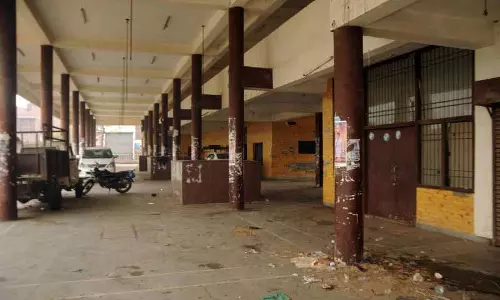 Amritsar: कभी बेहतर कनेक्टिविटी का वादा करने वाला बस स्टैंड अब बंद गली बन गया है Amritsar: कभी बेहतर कनेक्टिविटी का वादा करने वाला बस स्टैंड अब बंद गली बन गया है