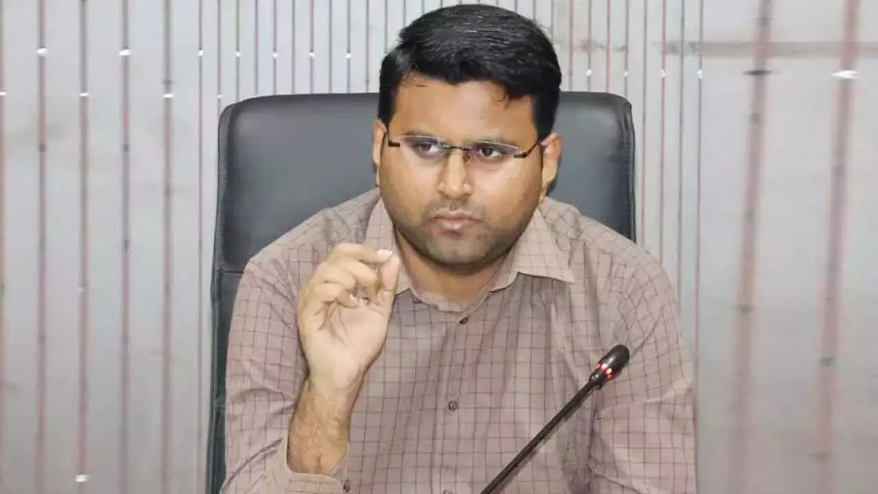जोगुलम्बा गडवाल जिले में यूरिया की कोई कमी नहीं: जिला कलेक्टर
