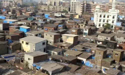 Gujarat का सूरत शहर झुग्गी-झोपड़ी मुक्त बनने की ओर अग्रसर