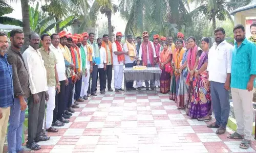 गांव के विकास के लिए Governing Body मिलकर काम करती गांव के विकास के लिए Governing Body मिलकर काम करती