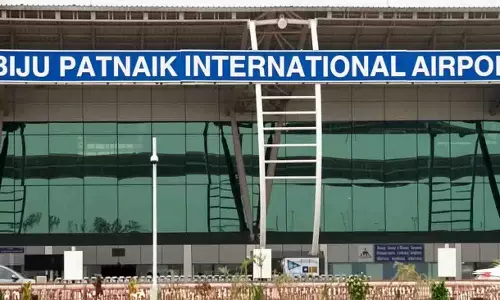 Bhubaneswar एयरपोर्ट पर करीब 4 करोड़ रुपये का गांजा ज़ब्त Bhubaneswar एयरपोर्ट पर करीब 4 करोड़ रुपये का गांजा ज़ब्त
