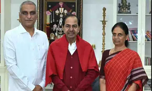 नए BRS उप फ्लोर नेताओं ने केसीआर से मुलाकात की