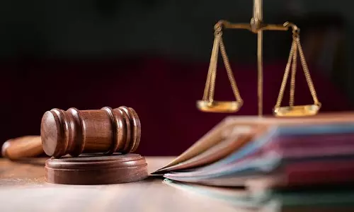 चोरी के आरोप में पूर्व पत्नी के विवाद के बीच Documents कूरियर को लौटा दिए गए चोरी के आरोप में पूर्व पत्नी के विवाद के बीच Documents कूरियर को लौटा दिए गए