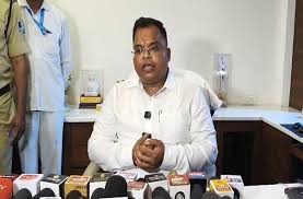 इंदौर के DM और नगर निगम आयुक्त ने दूषित पानी से प्रभावित क्षेत्र का सर्वेक्षण किया, 149 लोग अस्पतालों में भर्ती