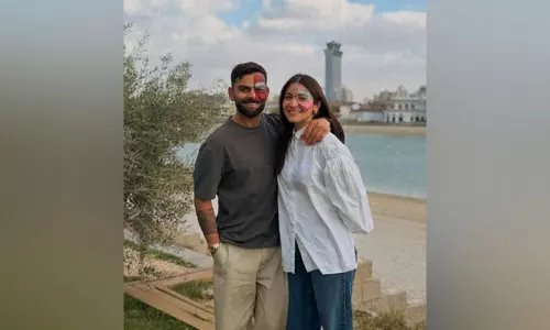 Virat Kohli ने अपनी जीवन की रोशनी अनुष्का शर्मा के साथ नए साल का मनाया जश्न