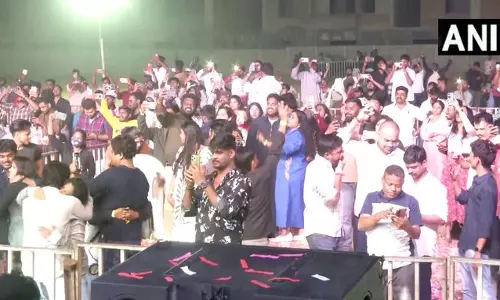 हैदराबाद में नए साल 2026 का भव्य स्वागत: आतिशबाजी और सांस्कृतिक कार्यक्रमों से सजी रात