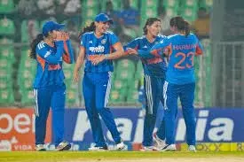 INDW vs SLW 5th T20I: भारतीय टीम ने किया क्लीन स्वीप, श्रीलंका को 15 रन से हराकर 5-0 से सीरीज पर जमाया कब्जा INDW vs SLW 5th T20I: भारतीय टीम ने किया क्लीन स्वीप, श्रीलंका को 15 रन से हराकर 5-0 से सीरीज पर जमाया कब्जा