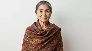 Winter Shawl Styling: सिंपल तरीका छोड़िए, शॉल को ऐसे स्टाइल करें कि आपका लुक भी दिखे कमाल का Winter Shawl Styling: सिंपल तरीका छोड़िए, शॉल को ऐसे स्टाइल करें कि आपका लुक भी दिखे कमाल का