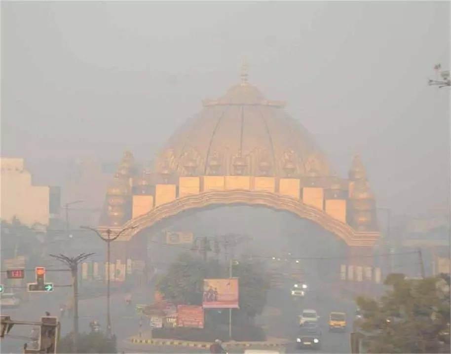 Punjab Weather : कड़ाके की ठंड और घनी धुंध का कहर Punjab Weather : कड़ाके की ठंड और घनी धुंध का कहर