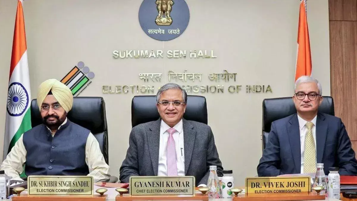 Lucknow: चुनाव आयोग ने यूपी में मतदाता सूची अपडेट की तारीख की घोषणा की Lucknow: चुनाव आयोग ने यूपी में मतदाता सूची अपडेट की तारीख की घोषणा की