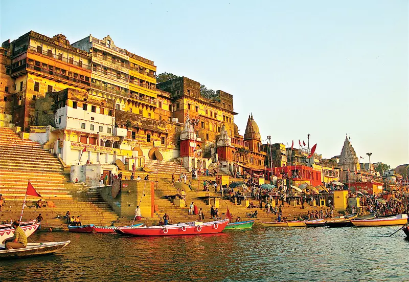 Varanasi: वाराणसी में प्रतिष्ठा द्वादशी पर मंदिरों और घाटों में पूजा Varanasi: वाराणसी में प्रतिष्ठा द्वादशी पर मंदिरों और घाटों में पूजा