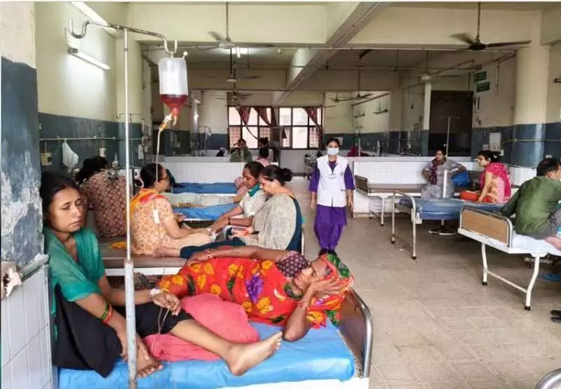 Punjab: स्पेशलिस्ट डॉक्टरों की कमी, पैसे की कमी से अस्पतालों में सेवाएं ठप हो गईं Punjab: स्पेशलिस्ट डॉक्टरों की कमी, पैसे की कमी से अस्पतालों में सेवाएं ठप हो गईं
