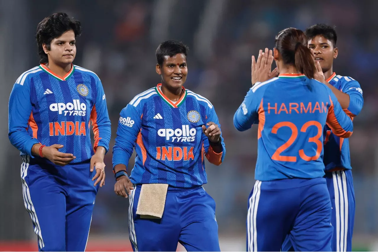 5वें T20I में दीप्ति शर्मा बनीं महिला T20I की सबसे सफल गेंदबाज़ 5वें T20I में दीप्ति शर्मा बनीं महिला T20I की सबसे सफल गेंदबाज़