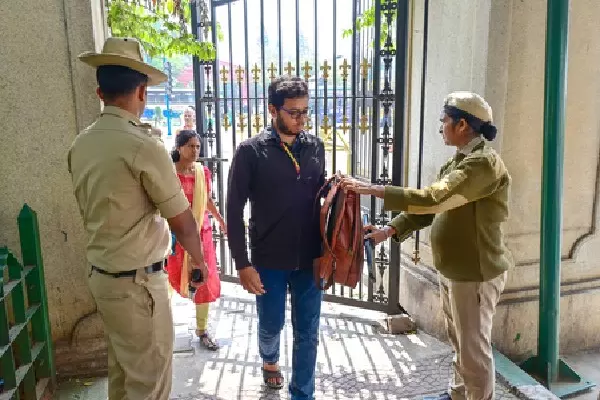 Bengaluru में न्यू ईयर पर ट्रैफिक व्यवस्था के लिए पुलिस की गाइडलाइन Bengaluru में न्यू ईयर पर ट्रैफिक व्यवस्था के लिए पुलिस की गाइडलाइन