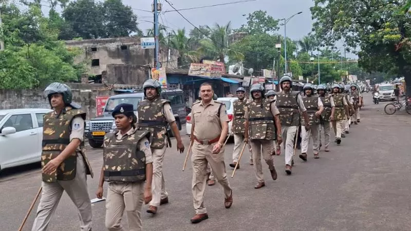 Bhopal: डीजीपी ने नववर्ष में सुरक्षा कार्य में नवाचार की आवश्यकता बताई Bhopal: डीजीपी ने नववर्ष में सुरक्षा कार्य में नवाचार की आवश्यकता बताई