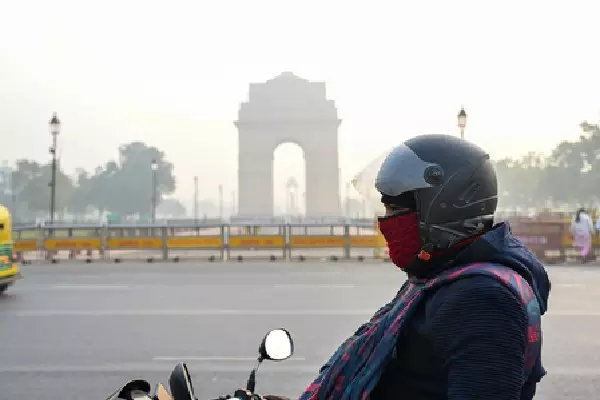 Delhi न्यू ईयर ट्रैफिक: CP और इंडिया गेट पर पाबंदियाँ Delhi न्यू ईयर ट्रैफिक: CP और इंडिया गेट पर पाबंदियाँ