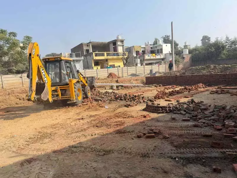 Ludhiana: 3 निर्माणाधीन अवैध कॉलोनियों को गिराया गया Ludhiana: 3 निर्माणाधीन अवैध कॉलोनियों को गिराया गया