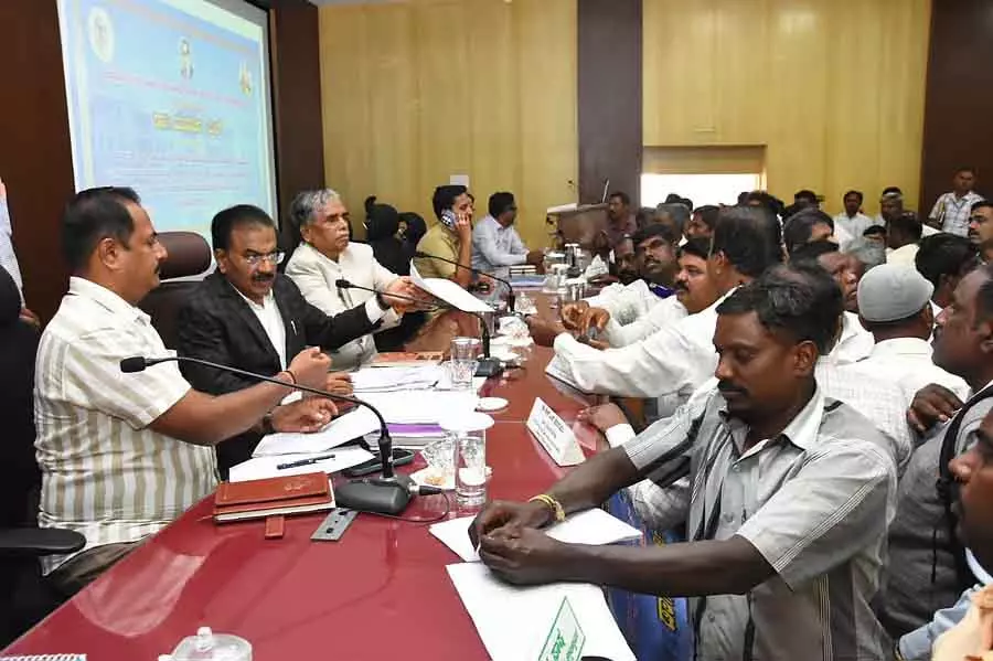 Chikkaballapur : अंबेडकर, बाबूजी भवन के निर्माण के लिए नोटिस Chikkaballapur : अंबेडकर, बाबूजी भवन के निर्माण के लिए नोटिस