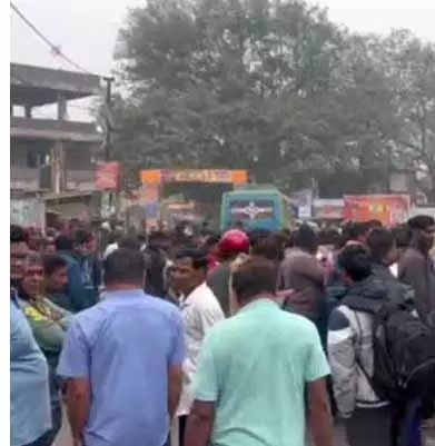 Athagarh में बाइक और बस की आमने-सामने की टक्कर में दो लोगों की मौत Athagarh में बाइक और बस की आमने-सामने की टक्कर में दो लोगों की मौत