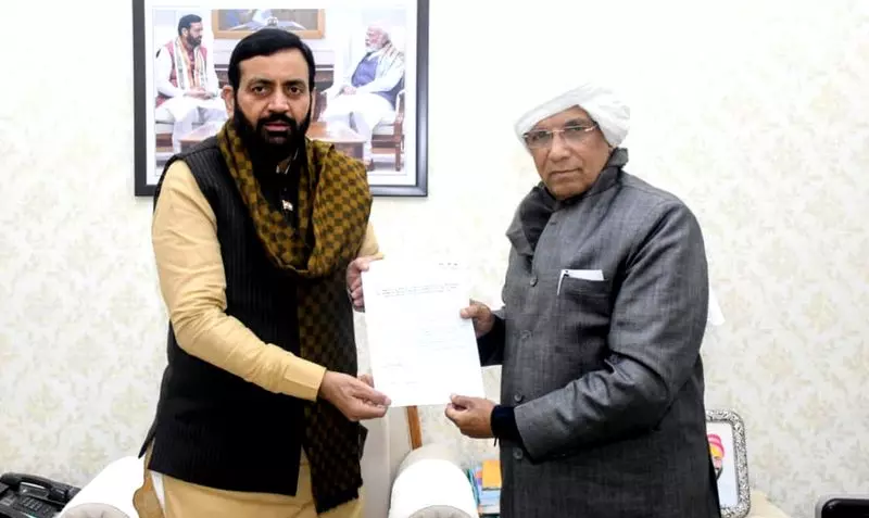 पूर्व मंत्री ने CM सैनी से मुलाकात की, फसल नुकसान और जलभराव का मुद्दा उठाया पूर्व मंत्री ने CM सैनी से मुलाकात की, फसल नुकसान और जलभराव का मुद्दा उठाया