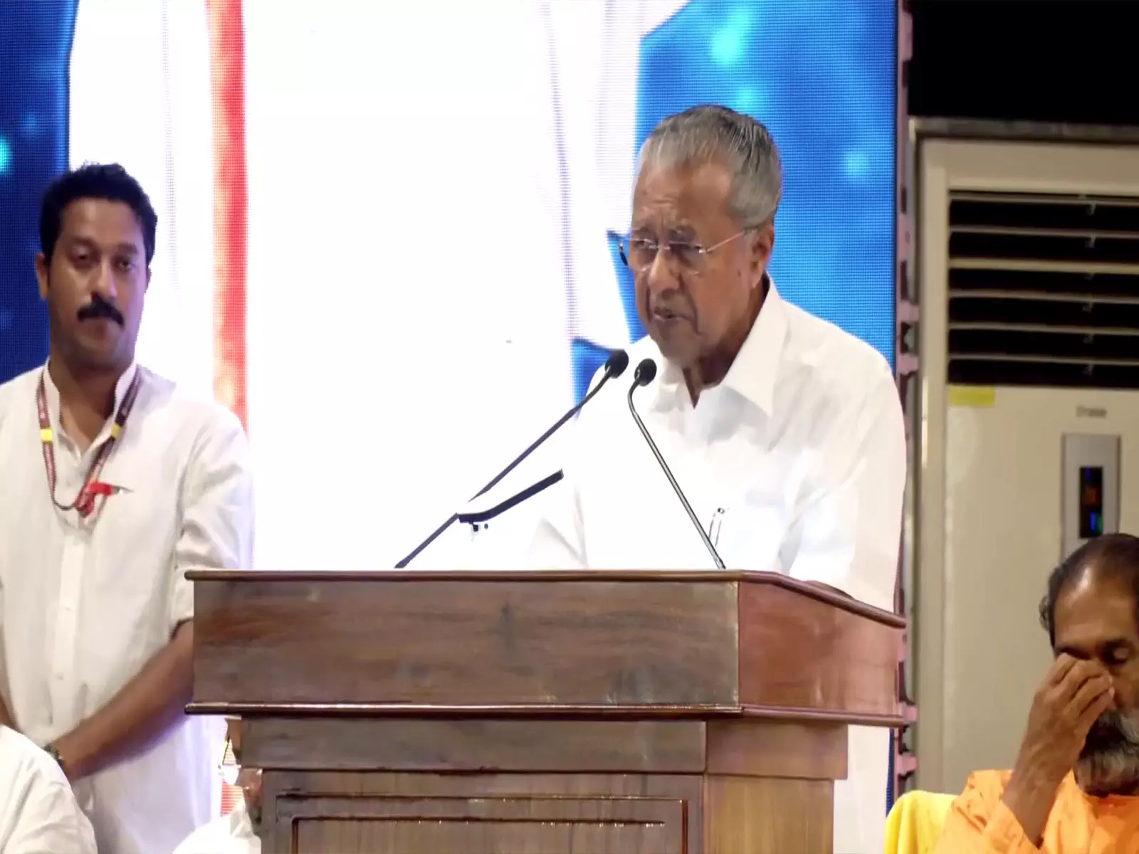 Kerala शिक्षा पर पिनारयी विजयन का कड़ा बयान Kerala शिक्षा पर पिनारयी विजयन का कड़ा बयान