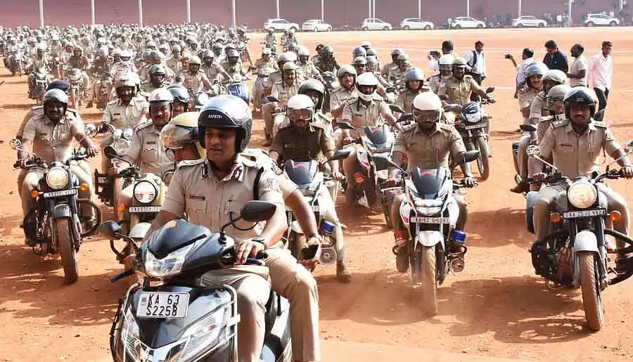 Hubli नए साल के स्वागत के लिए तैयार है Hubli नए साल के स्वागत के लिए तैयार है