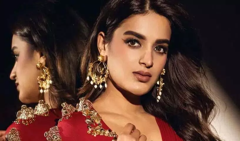 Prabhas-Pawan मल्टीस्टारर फिल्म.. खूबसूरत निधि अग्रवाल हीरोइन के तौर पर Prabhas-Pawan मल्टीस्टारर फिल्म.. खूबसूरत निधि अग्रवाल हीरोइन के तौर पर