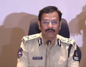 नए साल के जश्न में सड़क सुरक्षा का अलर्ट, Hyderabad में ड्राइविंग नियमों की सख्ती नए साल के जश्न में सड़क सुरक्षा का अलर्ट, Hyderabad में ड्राइविंग नियमों की सख्ती