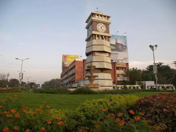 नगर घड़ी के लिए आवश्यक पार्ट्स मंगाने में जुटी रायपुर निगम नगर घड़ी के लिए आवश्यक पार्ट्स मंगाने में जुटी रायपुर निगम