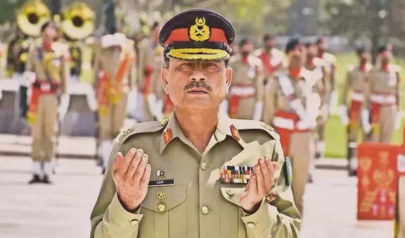 Pakistan के आर्मी चीफ असीम मुनीर की बेटी ने उनके भाई के बेटे से शादी की Pakistan के आर्मी चीफ असीम मुनीर की बेटी ने उनके भाई के बेटे से शादी की