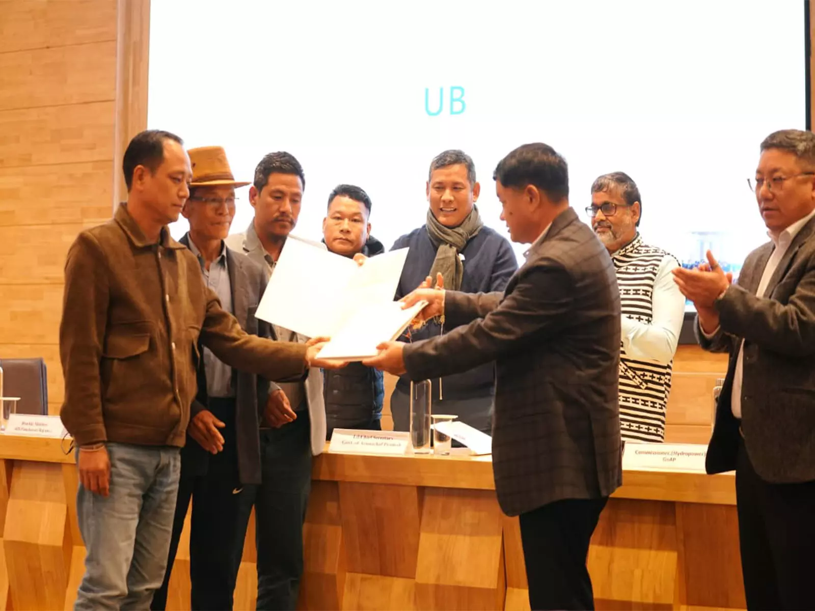 Komkar गांव ने सियांग परियोजना का समर्थन किया Komkar गांव ने सियांग परियोजना का समर्थन किया