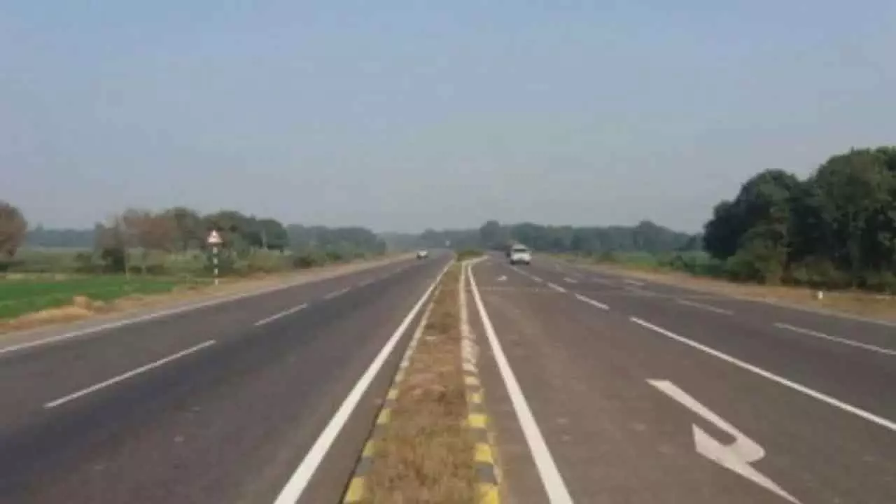 केंद्र ने ओडिशा में NH-326 के अपग्रेडेशन को 1,526.21 करोड़ की मंजूरी दी केंद्र ने ओडिशा में NH-326 के अपग्रेडेशन को 1,526.21 करोड़ की मंजूरी दी
