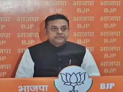 गृह मंत्री शाह पर कथित धमकियों को लेकर ममता बनर्जी पर BJP का आरोप गृह मंत्री शाह पर कथित धमकियों को लेकर ममता बनर्जी पर BJP का आरोप