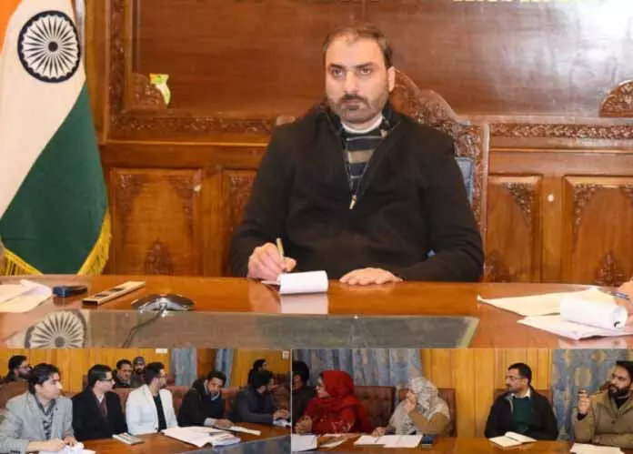 DC Pulwama ने पेंशन योजनाओं के क्रियान्वयन की समीक्षा की DC Pulwama ने पेंशन योजनाओं के क्रियान्वयन की समीक्षा की