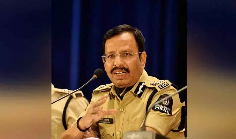 हैदराबाद में नए साल की पार्टियों की इजाज़त सिर्फ़ रात 1 बजे तक: Sajjanar हैदराबाद में नए साल की पार्टियों की इजाज़त सिर्फ़ रात 1 बजे तक: Sajjanar