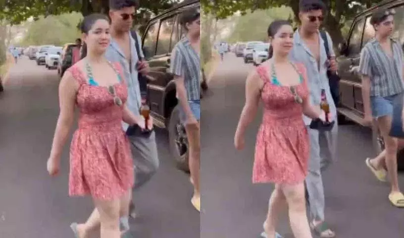 Sachin Tendulkar की बेटी सारा तेंदुलकर गोवा वेकेशन के दौरान बीयर की बोतल के साथ दिखीं Sachin Tendulkar की बेटी सारा तेंदुलकर गोवा वेकेशन के दौरान बीयर की बोतल के साथ दिखीं