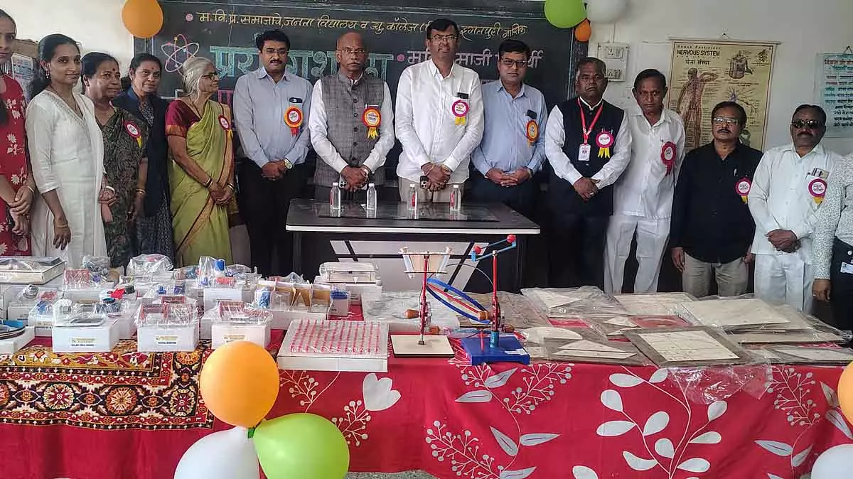 महिंद्रा एक्सेलो ने इगतपुरी के पांच MVP स्कूलों में 13 लाख की लागत से साइंस लैब्स स्थापित कीं महिंद्रा एक्सेलो ने इगतपुरी के पांच MVP स्कूलों में 13 लाख की लागत से साइंस लैब्स स्थापित कीं